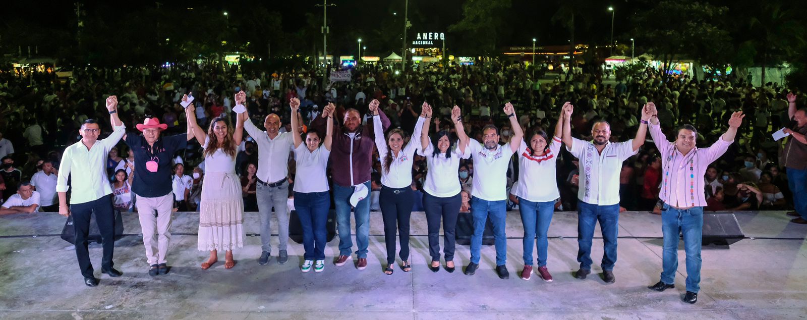 Mara Lezama celebra 52 aniversario de Cancún en el parque de las palapas