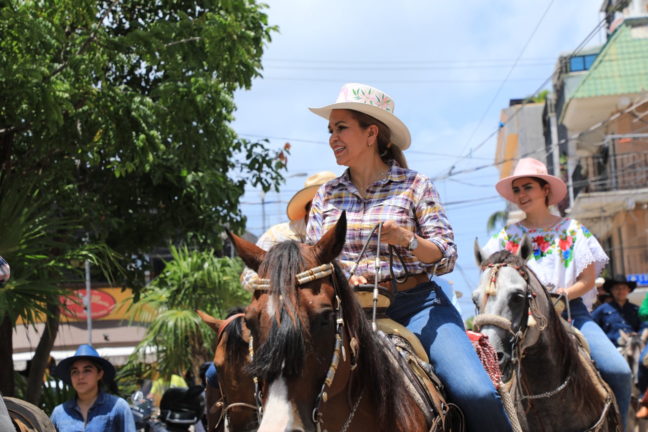 Feria del Carmen 2022 inicia con cabalgata urbana 