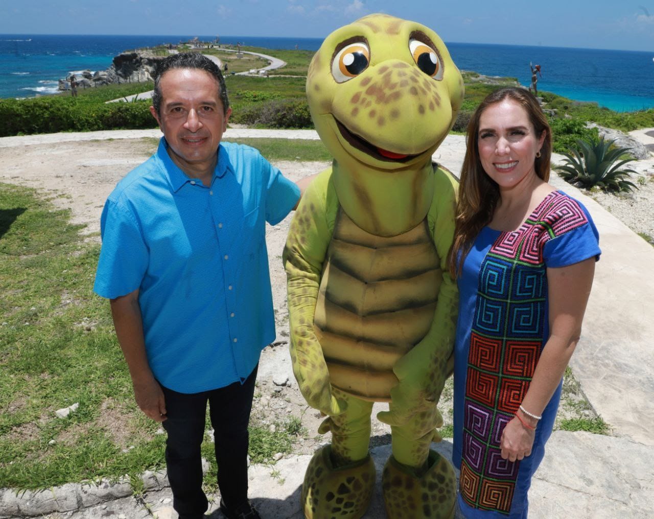 Embellecen sitios turísticos de Isla Mujeres con nuevas obras