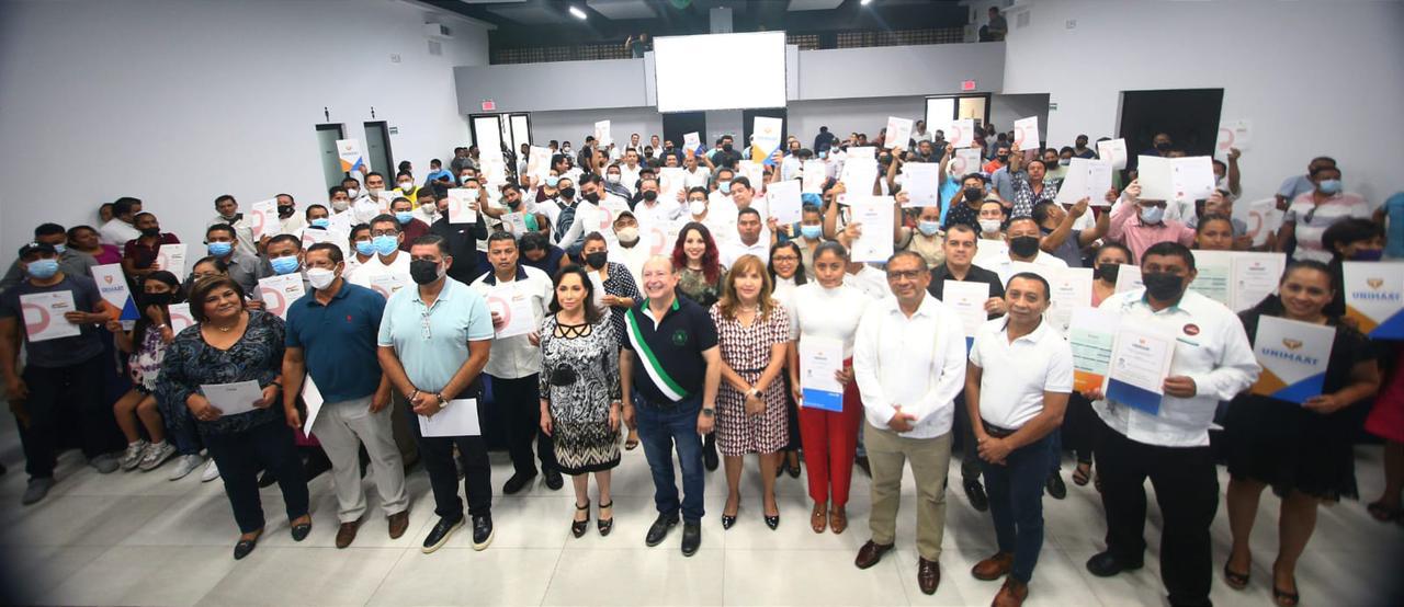 Destaca Mario Machuca la certificación de más de 3 mil trabajadores en Competencias Laborales en Cancún.