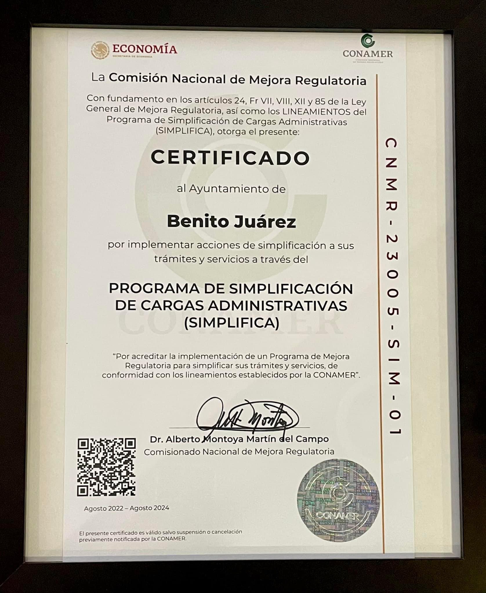 Recibe Mara Lezama certificado Simplifica por trabajo en BJ
