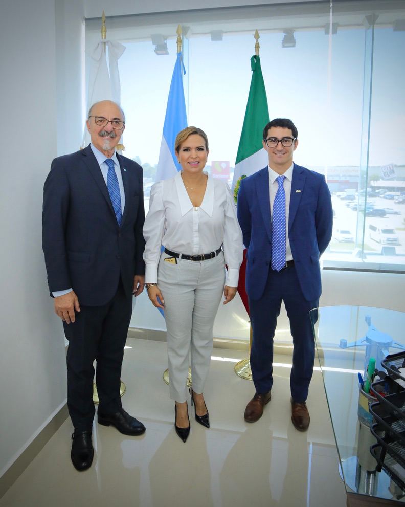 Lili Campos inaugura consulado de Argentina en Playa del Carmen