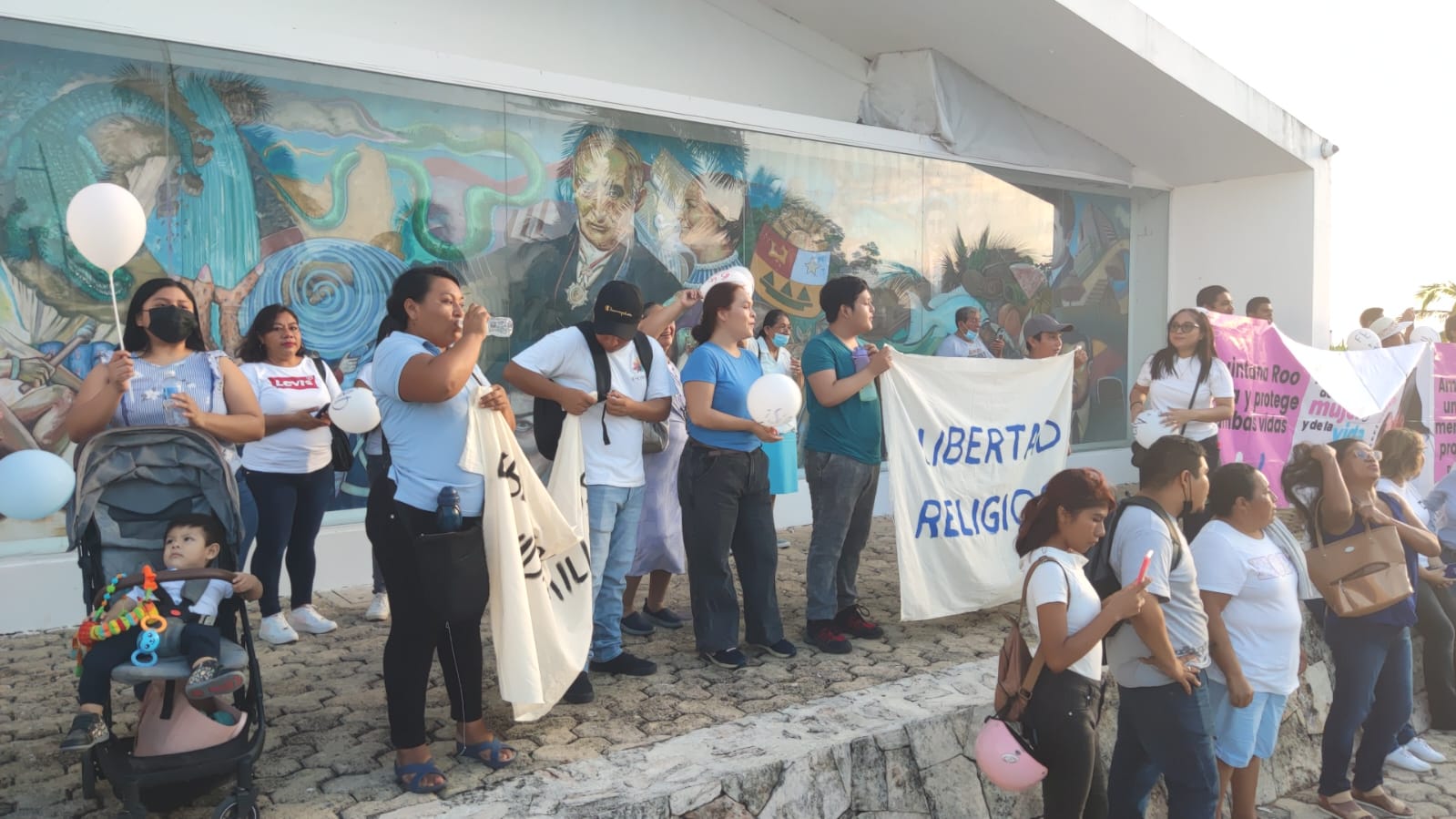 Grupos Provida se manifiestan en Chetumal