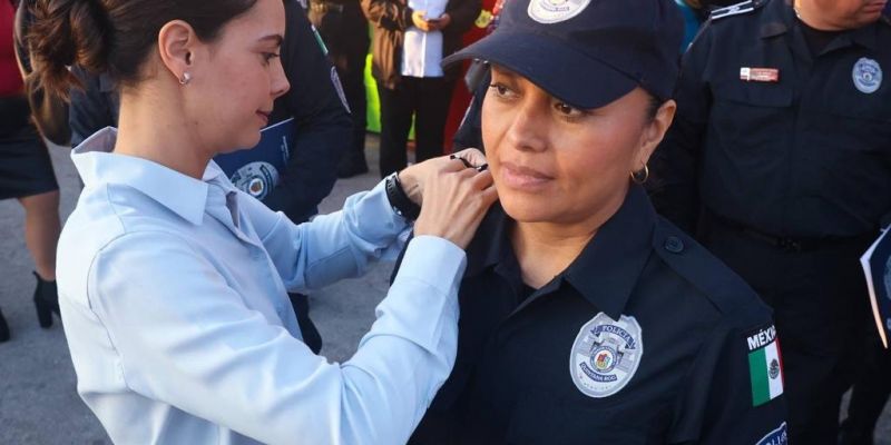Reconoce Ana Patricia Peralta a policías de Cancún
