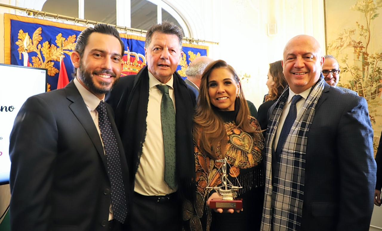 Mara Lezama recibe premio “Destino líder en turismo de América y el Caribe" para Quintana Roo