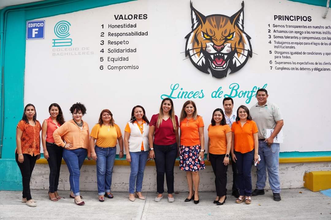 Marybel Villegas visita a estudiantes del Colegio de Bachilleres en Alfredo V. Bonfil. 