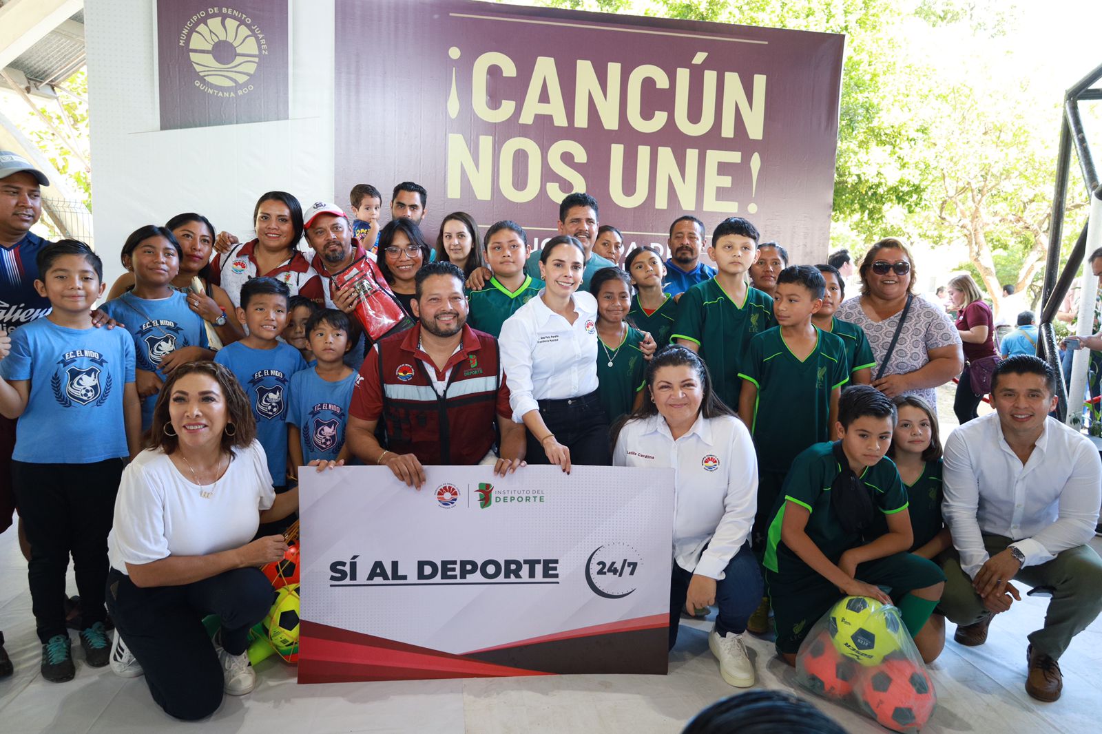Escucha y resuelve Ana Patricia Peralta a ciudadanos en jornada “Cancún nos une”