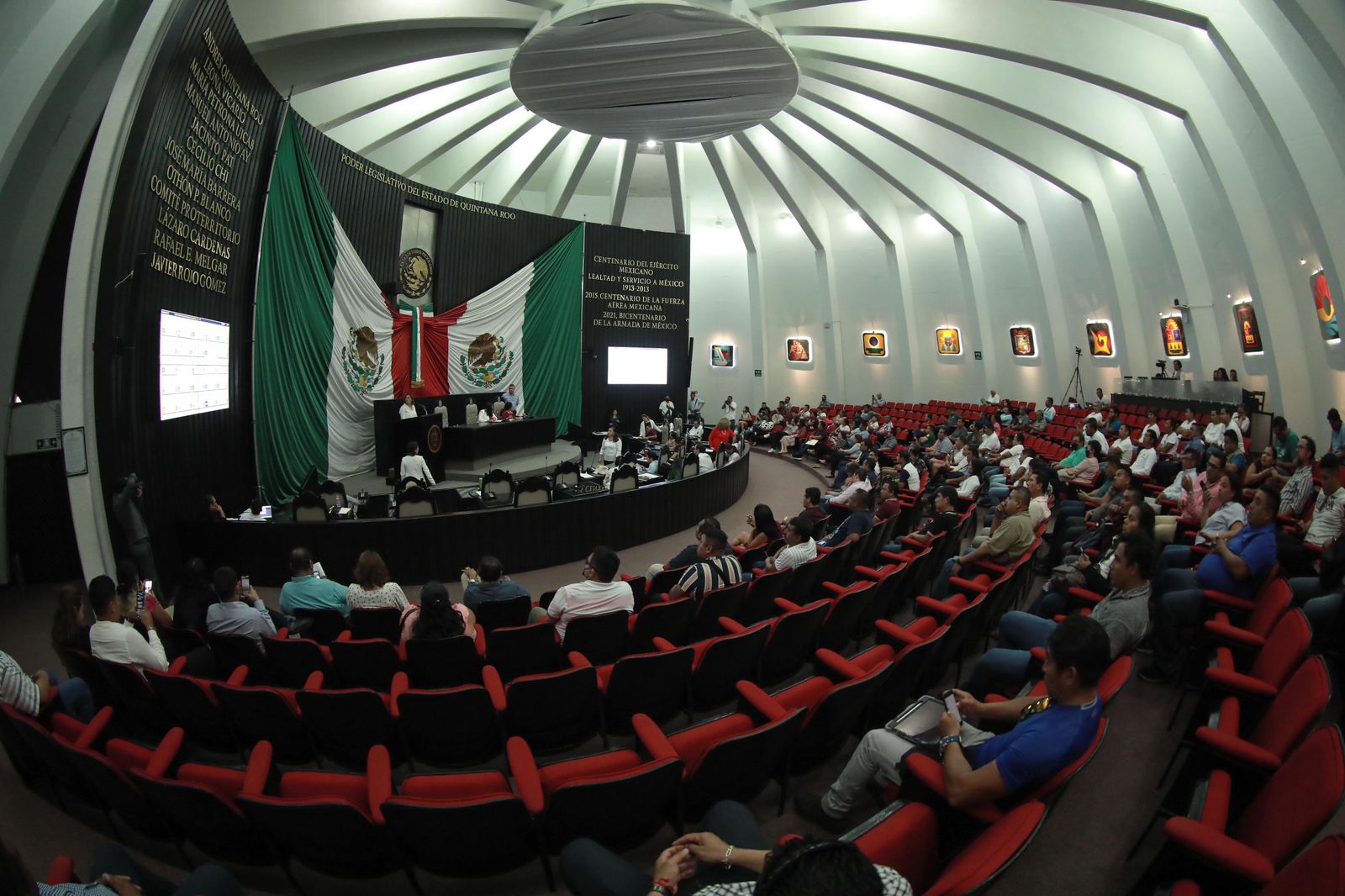 Mototaxis y motorepartidores, entran a regulación : Congreso de Quintana Roo