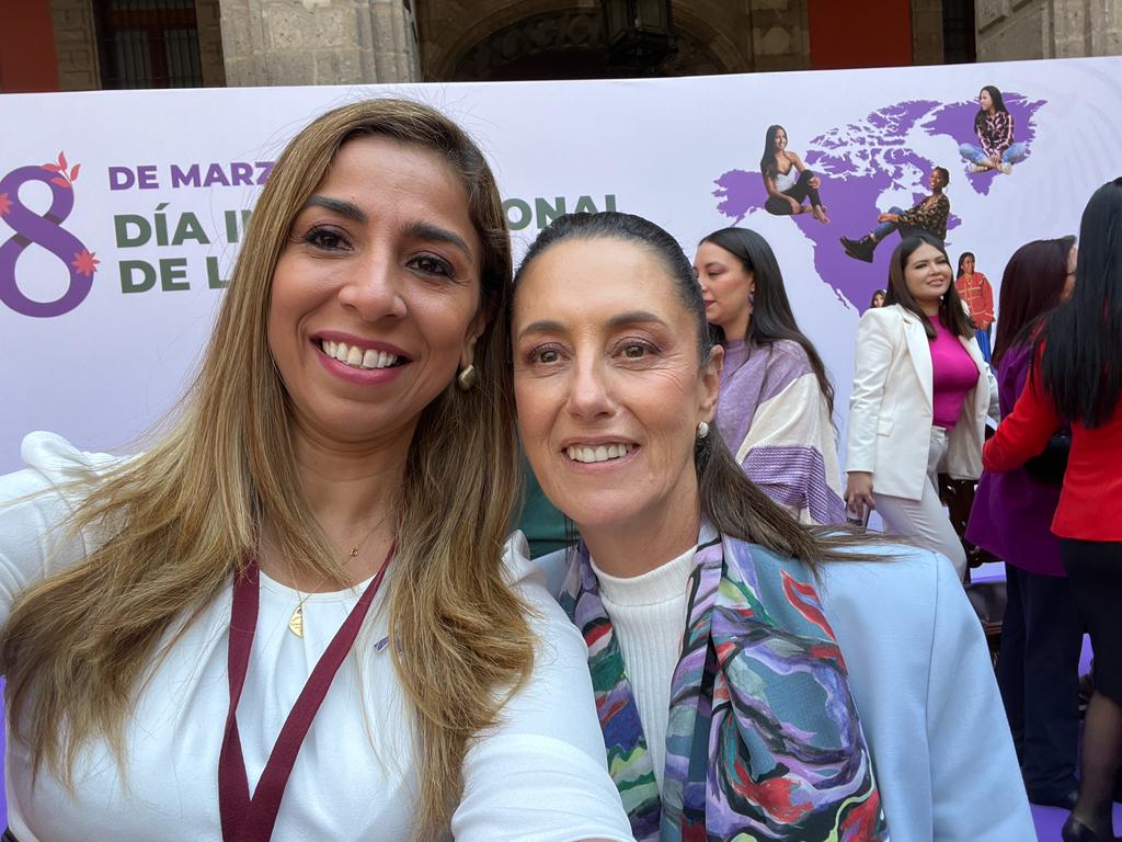 Marybel Villegas conmemora con Amlo en Palacio Nacional el Día Internacional de la Mujer