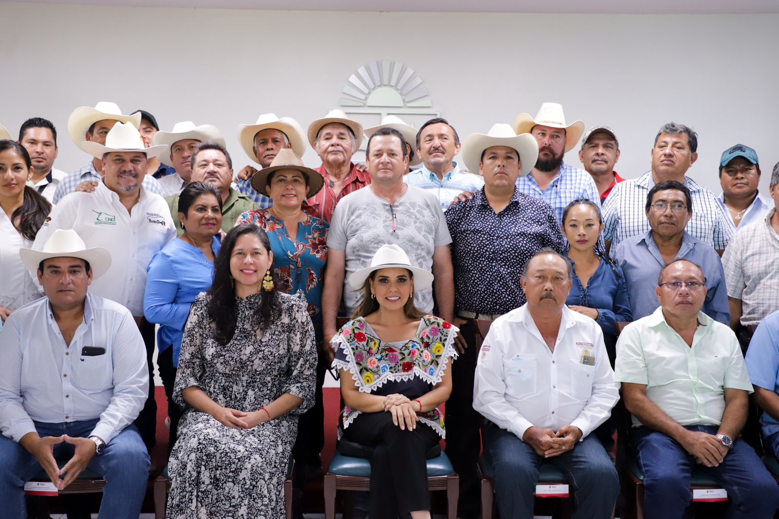 Mara Lezama y Sector ganadero se signan acuerdo por el Bienestar y Desarrollo de Quintana Roo