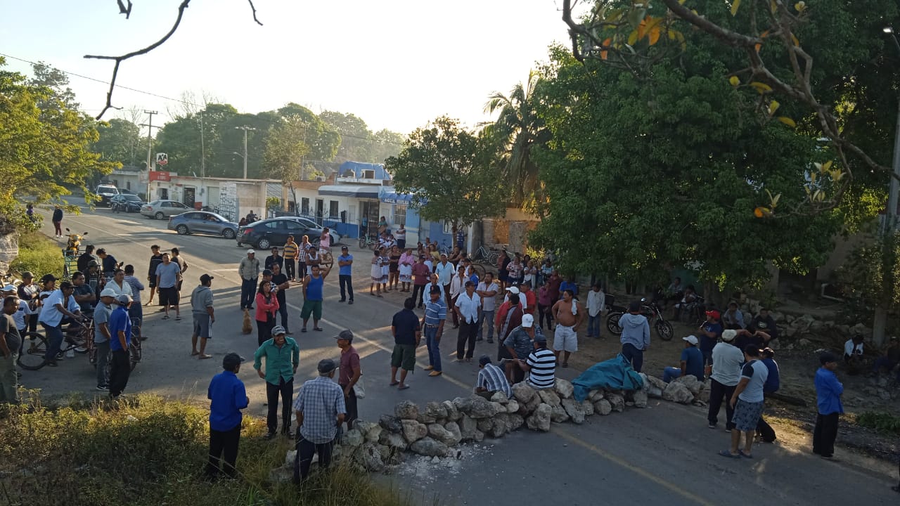 Bloquean carreteras en zona Maya de Quintana Roo, ejidatarios exigen indemnización 