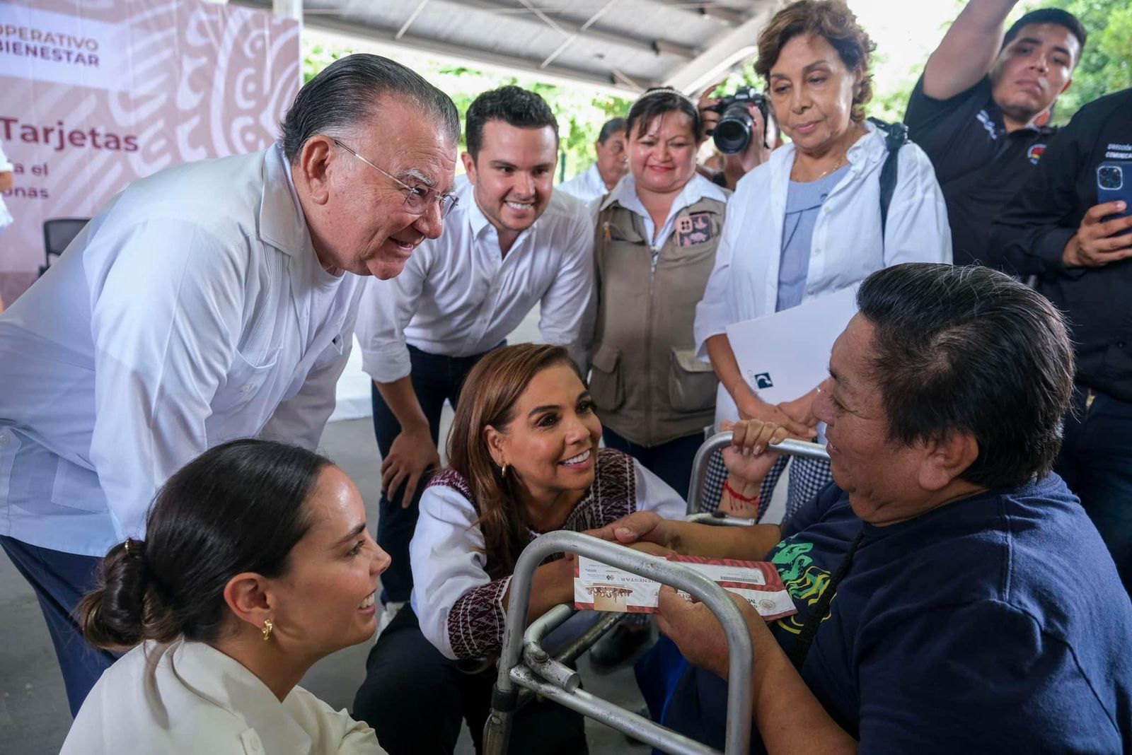 Adultos mayores prioridad del Gobierno de México y de Quintana Roo: Mara Lezama