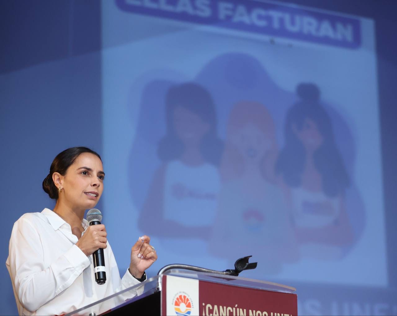 “Ellas facturan” programa que ha beneficiado a más de 700 mujeres en Cancún: Ana Paty Peralta 