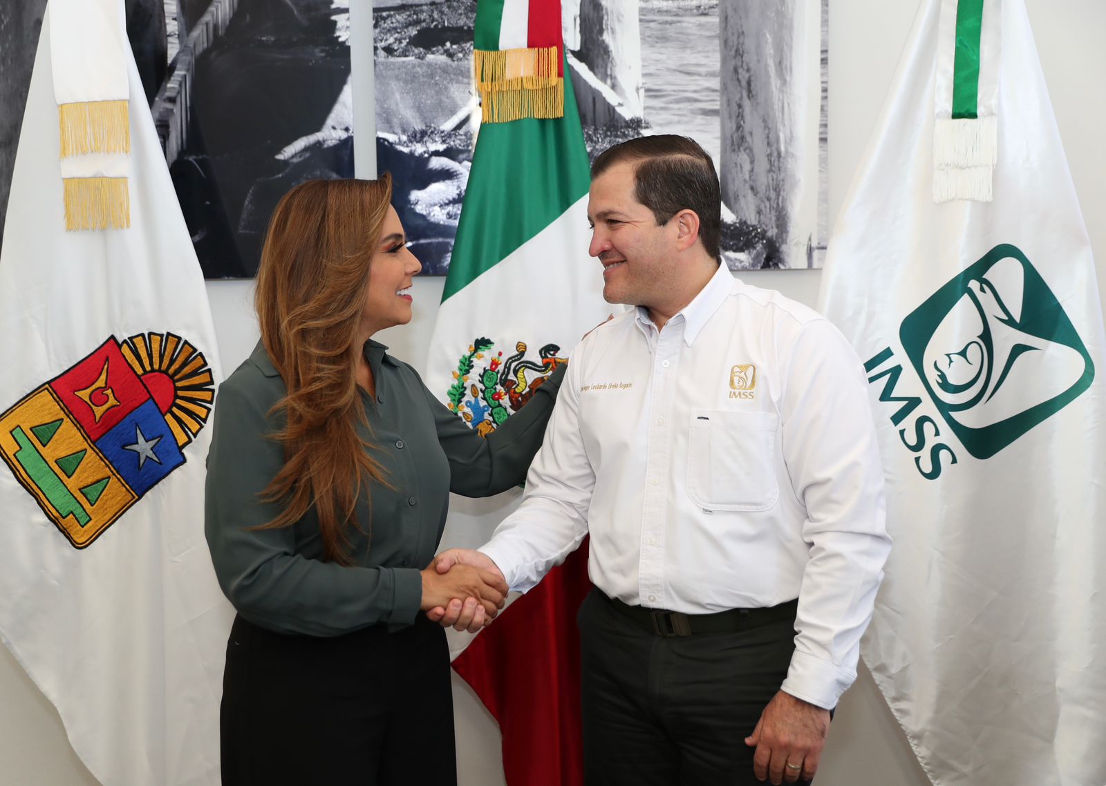 Mara Lezama Espinosa asistió a la presentación del doctor Enrique Ureña Bogarín, como el nuevo delegado del Instituto Mexicano del Seguro Social (IMSS) en Quintana Roo
