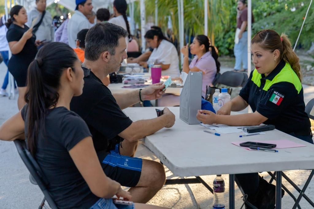 El Fraccionamiento Guerra de Castas en Tulum, fue sede de la exitosa jornada “Presidente Cerca de Ti”, que impulsa la administración de Diego Castañón Trejo