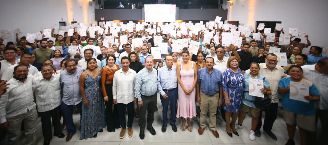 La Confederación Revolucionaria de Obreros y Campesinos (CROC) Cancún realizó la entrega de 500 certificados de competencia laborales