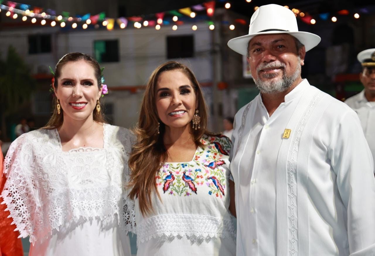 Sesión Pública y Solemne en la Explanada Municipal, con motivo del 173 Aniversario de Isla Mujeres.