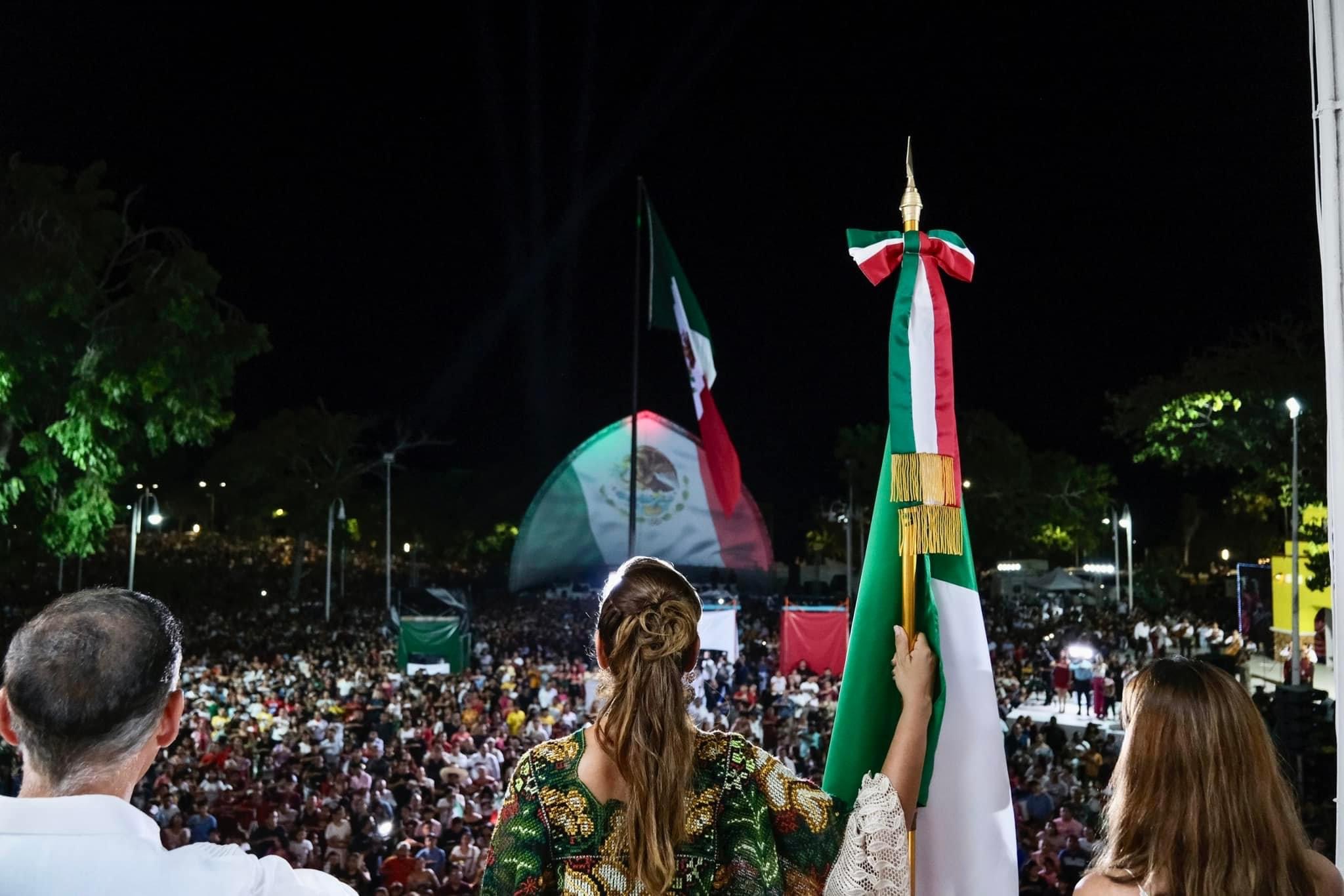 La gobernadora Mara Lezama Espinosa celebró con el pueblo una noche mexicana,