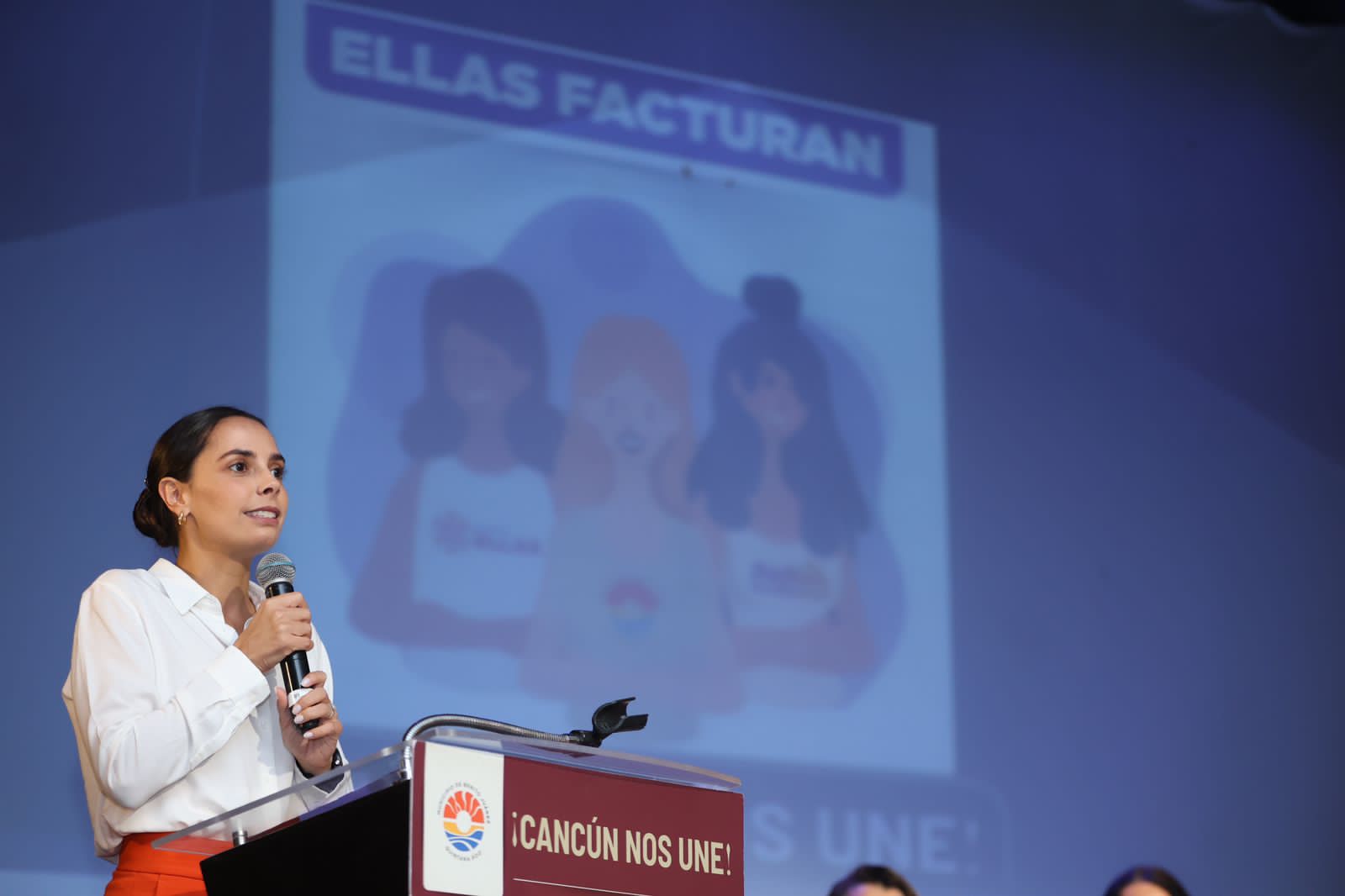 En este año de trabajo, compromiso y transformación en Cancún, se fortaleció la cultura financiera de las mujeres con la puesta en marcha del proyecto “Ellas Facturan”,