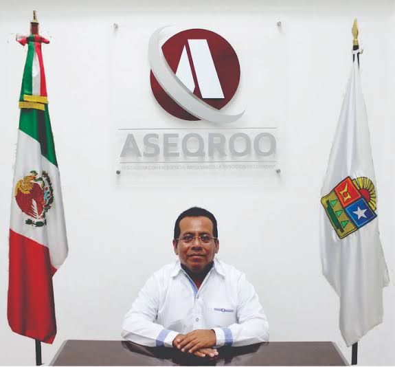 La Auditoria Superior del Estado              ( ASEQROO ) cuyo titular es  Manuel Palacios Herrera