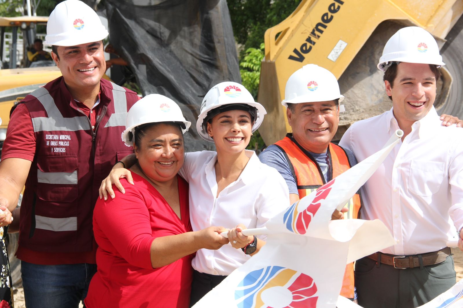 la Presidenta Municipal, Ana Paty Peralta, reiteró el beneficio para más de 23 mil ciudadanos de las colonias La Noria, Sacbé y Tierra y Libertad 2 y 3, con obras de bienestar