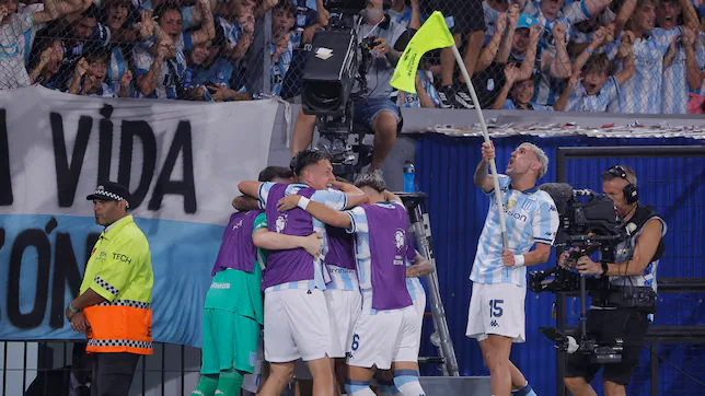 Racing Club venció 2-0 a Botafogo en Recopa Sudamericana